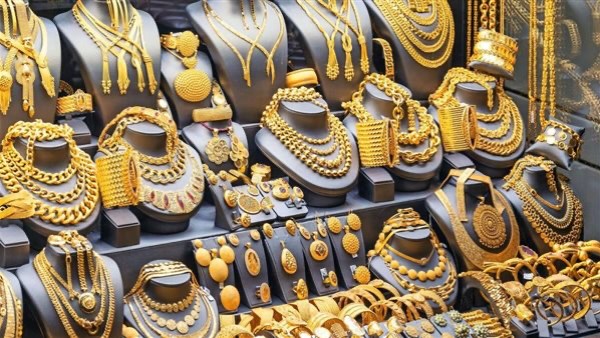 الذهب يستعيد توازنه بعد ارتفاع قياسي وجني المستثمرين للأرباح