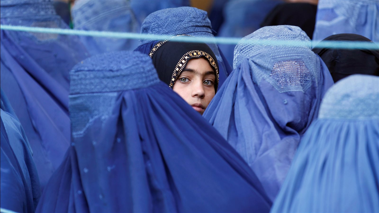 أوروبا تتصدى للاجئين.. 20 دولة تعلن عن تسهيلات لترحيل الأفغان