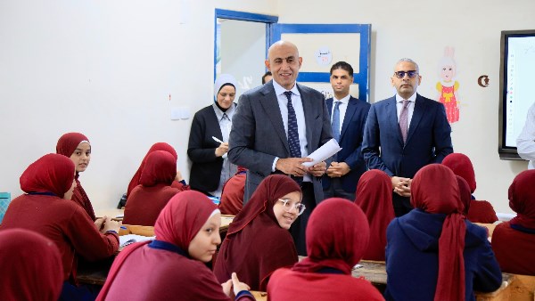 التعليم يحدد غرامة 10 جنيه للطلاب المتغيبين و25 جنيه لإعادة قيد المفصولين