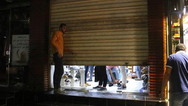 تسوق قبل العاشرة: مواعيد إغلاق المحلات بعد تطبيق التوقيت الشتوي 2025