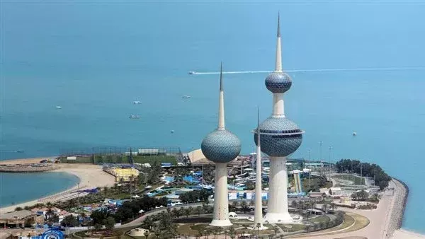 طقس الكويت اليوم: ارتفاع الحرارة إلى 37 درجة مع أمواج خفيفة إلى معتدلة