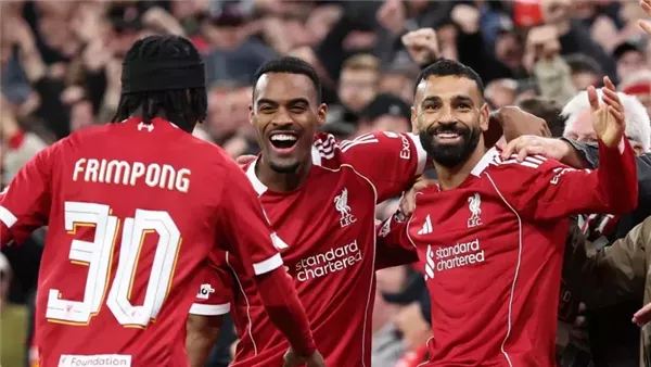 تشكيلة ليفربول المتوقعة لمواجهة أستون فيلا في الدوري الإنجليزي.. عودة صلاح لقيادة الهجوم