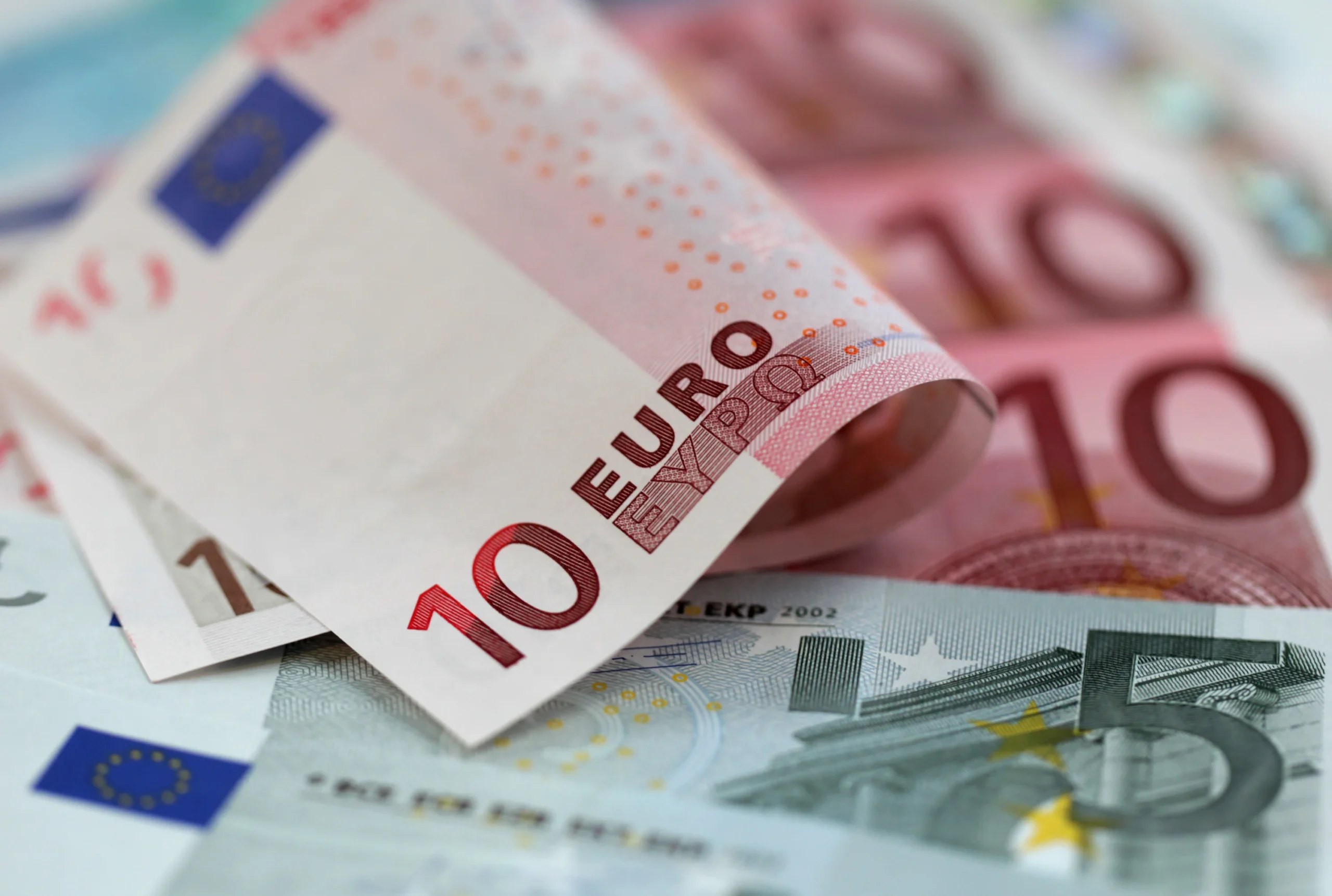 سعر اليورو مقابل الجنيه المصري اليوم الجمعة 5 ديسمبر 2025 وآخر تحديثات الأسعار