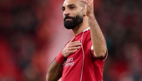 محمد صلاح يودع جماهير ليفربول قبل الانضمام لمعسكر منتخب مصر في لحظة مؤثرة