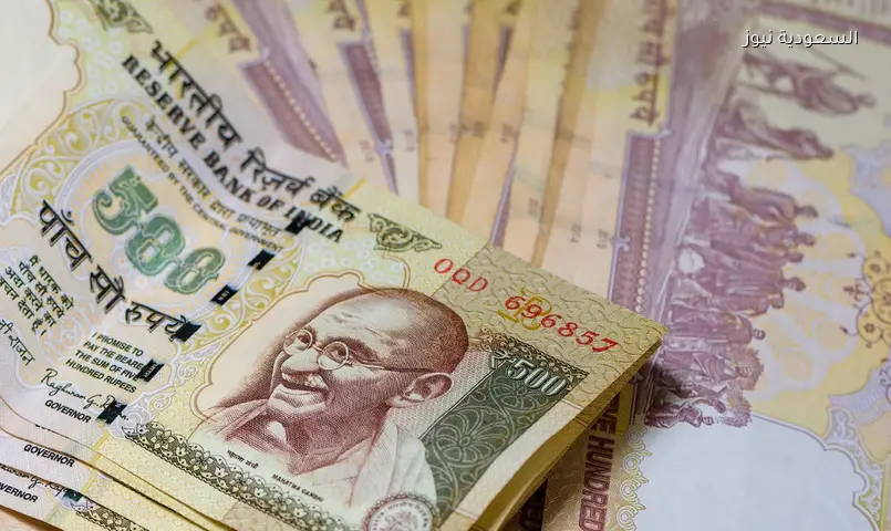 الروبية الهندية تحت الضغط مع نزوح 23 مليار دولار من الأسهم وتراجع قياسي جديد