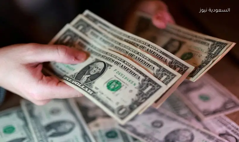 الدولار يتراجع عالميًا مع ترقب اتفاق أمريكي إيراني